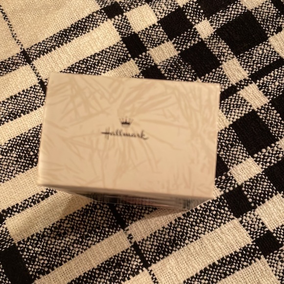 HALLMARK BARBIE COLLECTOR’S ORNAMENT - Picture 9 of 12